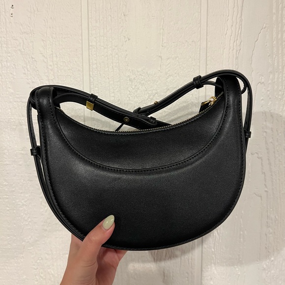 Elegant Black Shoulder Bag - Picture 4 of 7